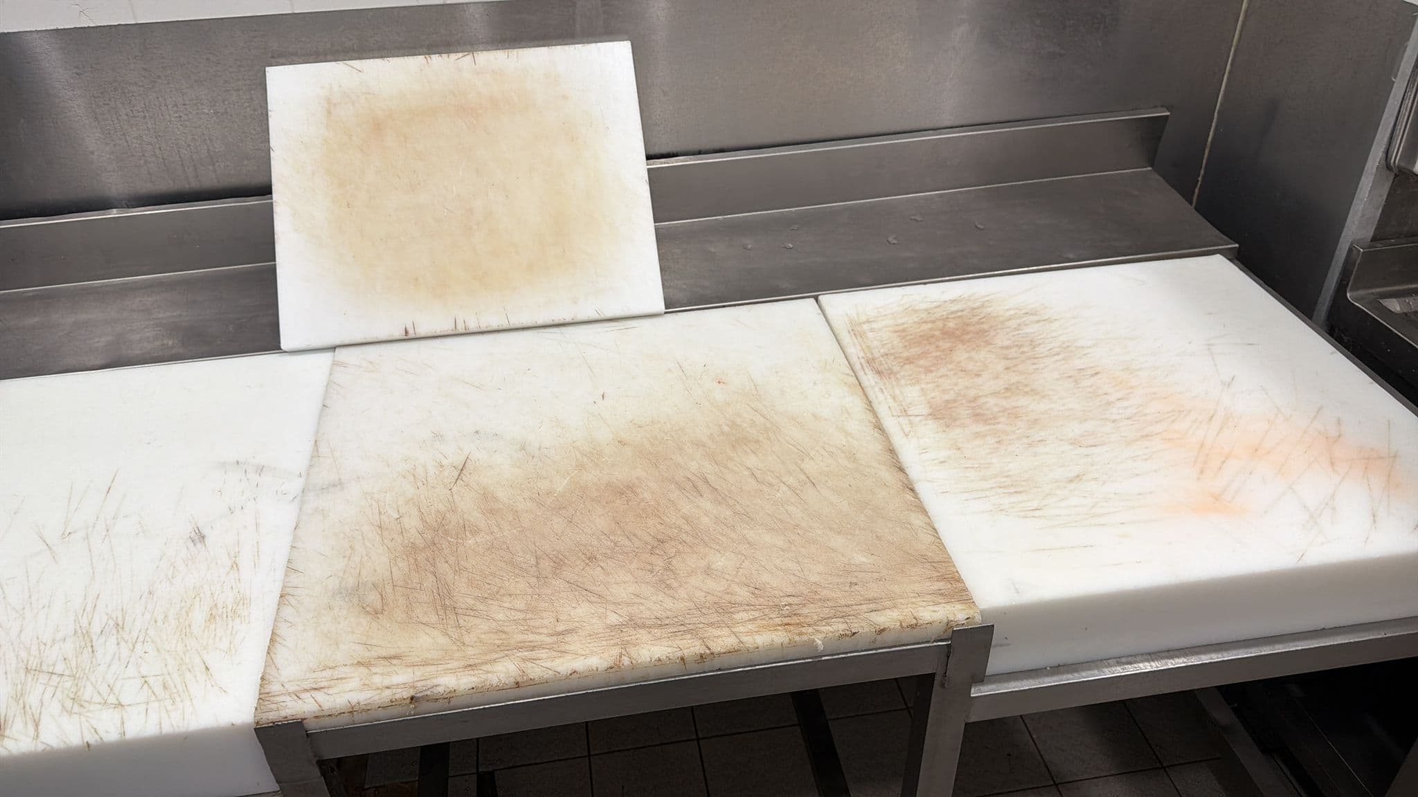 Planche en bois avant restauration